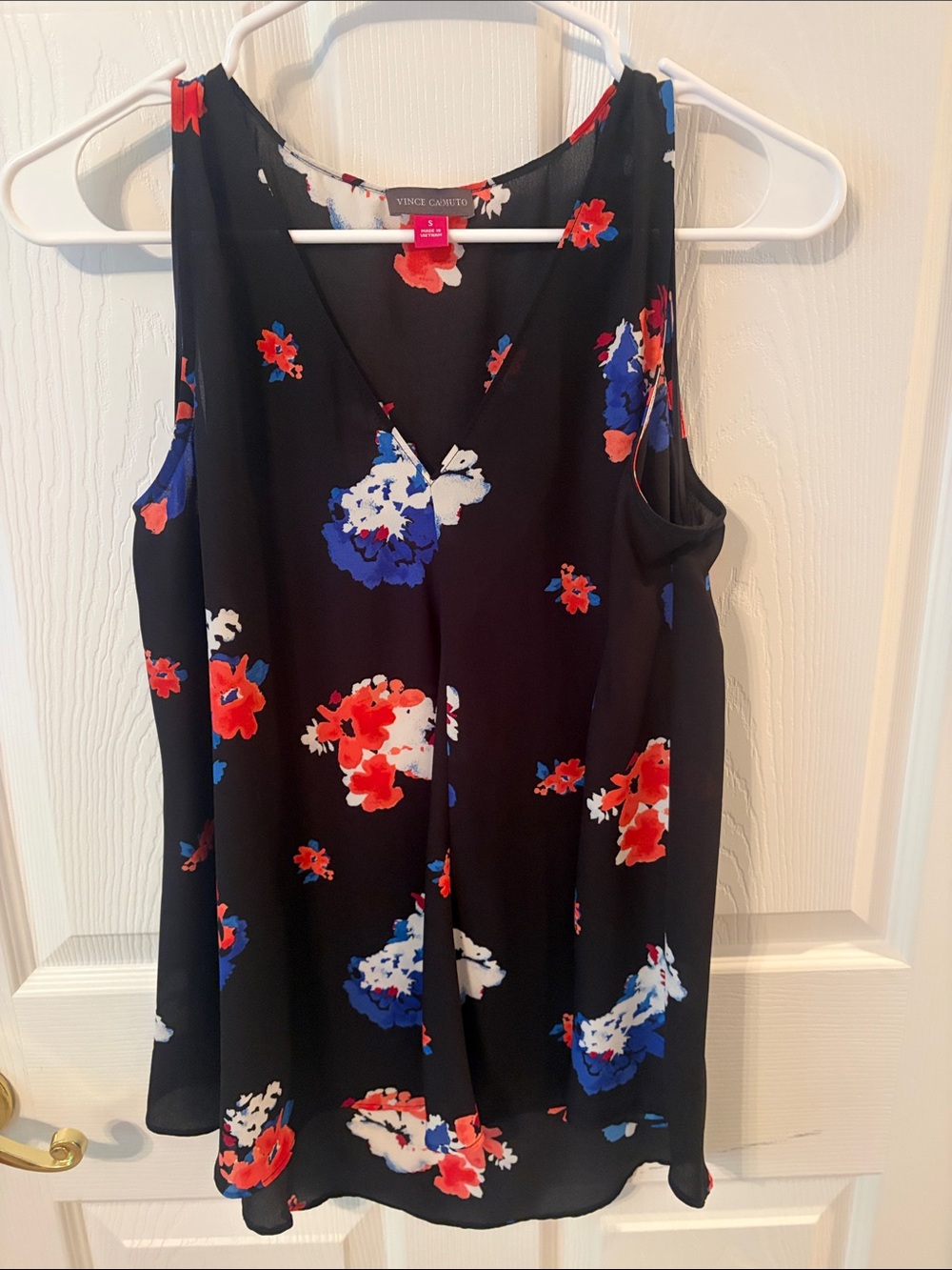 Vince Camuto Black Floral V-Neck Sleeveless Camisole Size Small